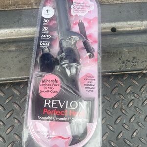 Revlon Black Cell Phone Holder